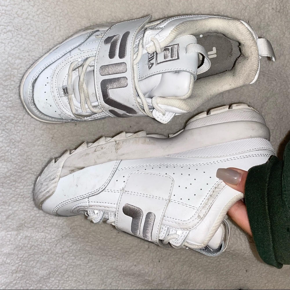 Woman’s size 7 Fila tennis shoes